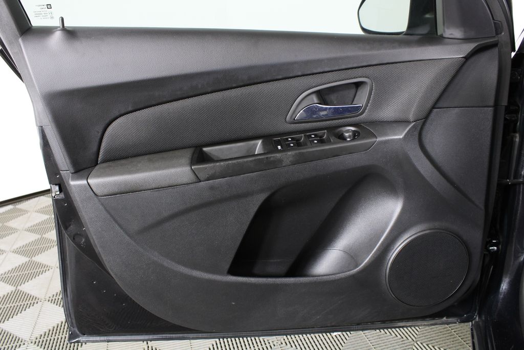 Used 2013 Chevrolet Cruze for sale in 