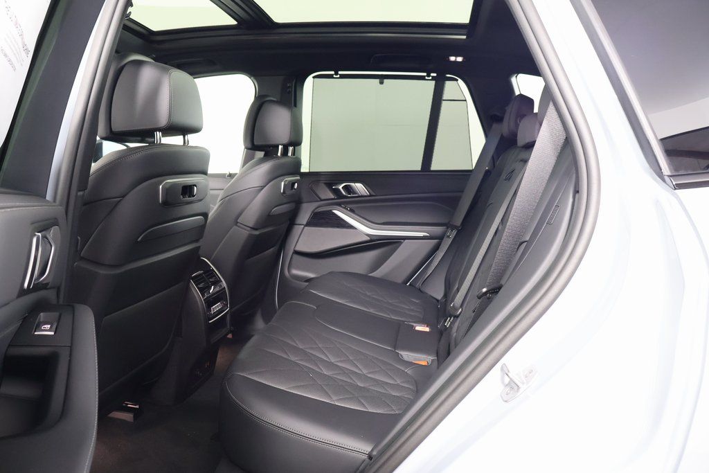 2026 BMW X5 xDrive50e 6
