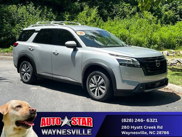2023 Nissan Pathfinder SL