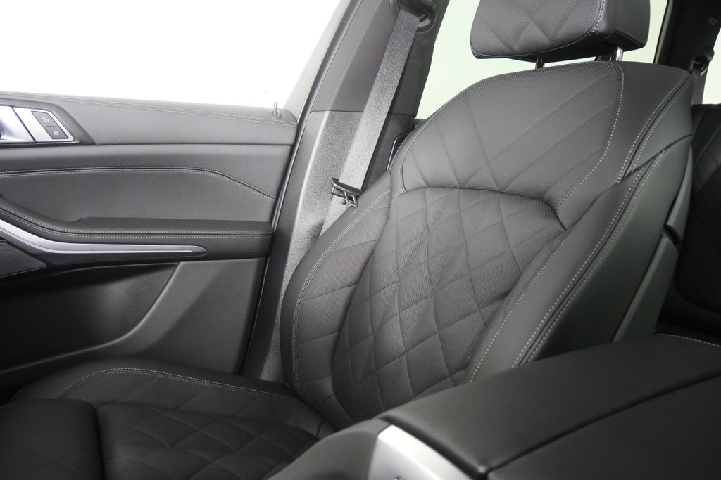 Thumbnail: 2025 BMW X5 - 26