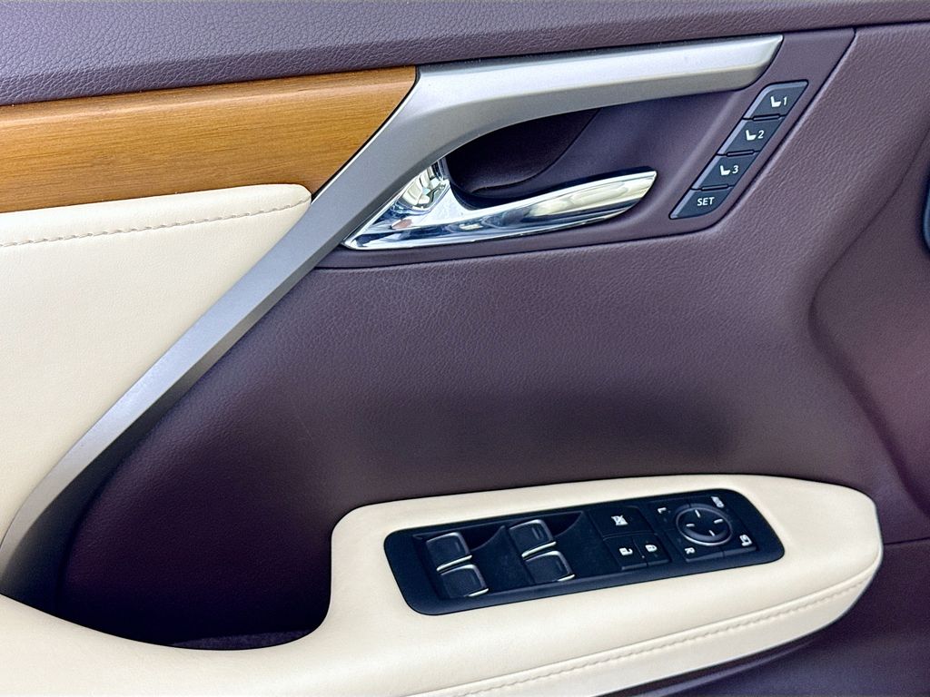 Thumbnail: 2020 Lexus RX - 23