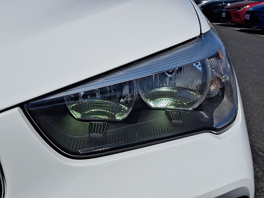Thumbnail: 2021 BMW X1 - 9
