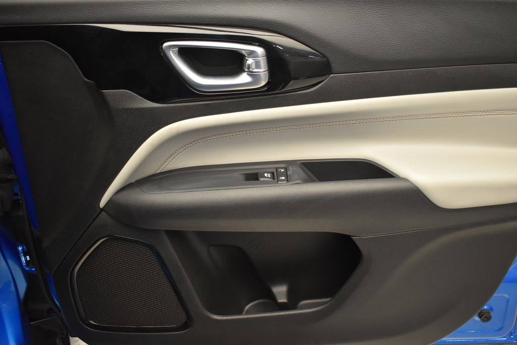 Thumbnail: 2025 Jeep Compass - 24