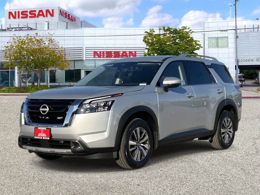 2025 Nissan Pathfinder SL