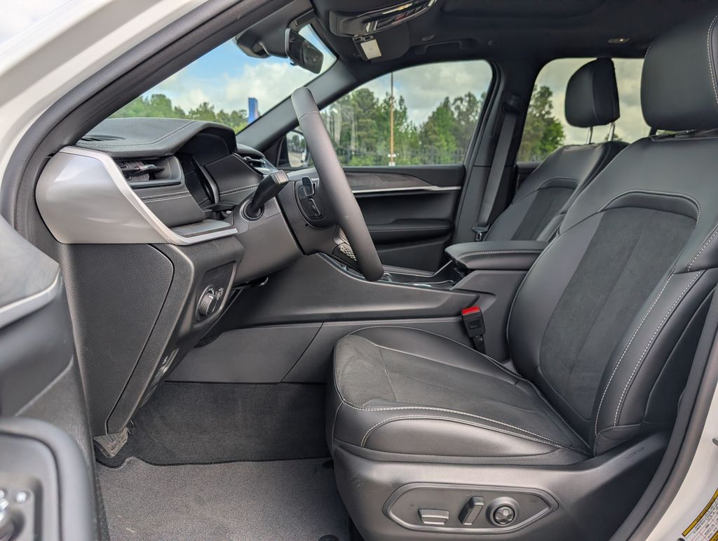 2026 Jeep Grand Cherokee Altitude White at Victoria Chrysler Dodge Jeep Ram