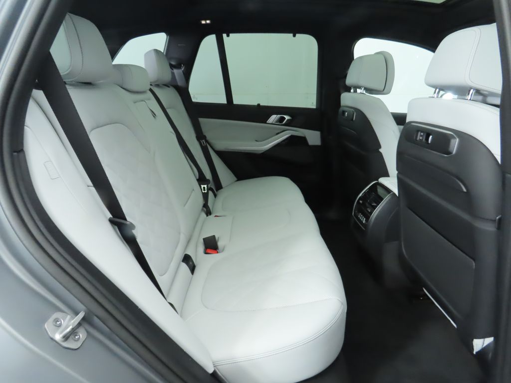 Thumbnail: 2026 BMW X5 - 23