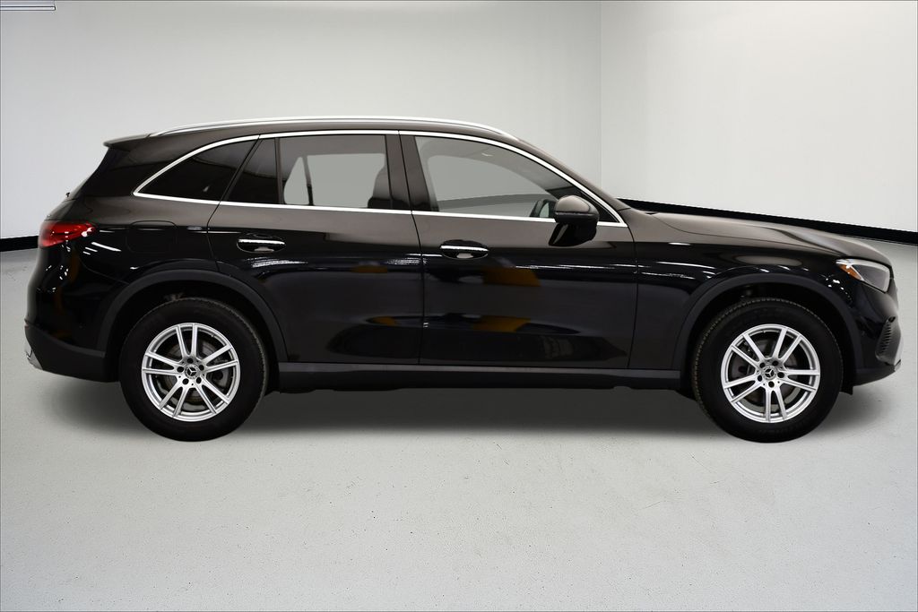 Thumbnail: 2023 Mercedes-Benz GLC - 6