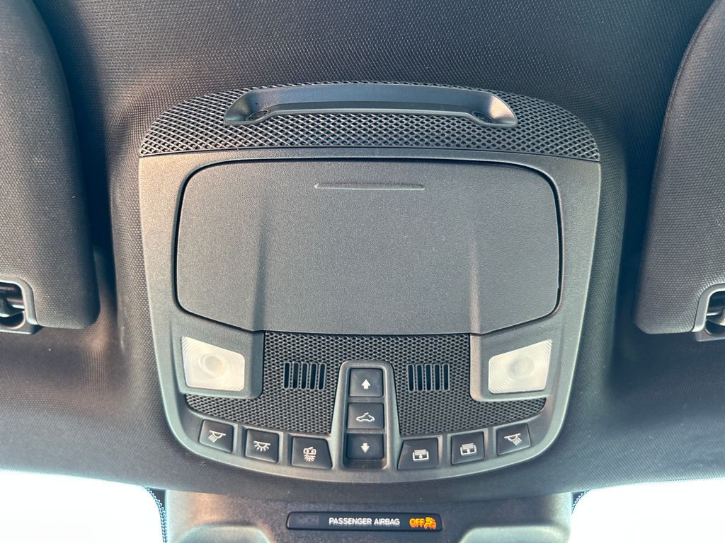 2022 Black Metallic Ford Expedition Max Platinum RWD SUV