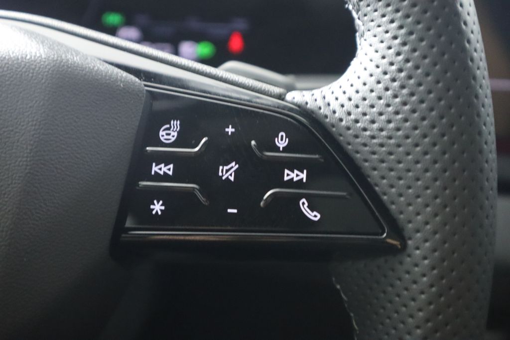 2025 Audi e-tron Premium 13