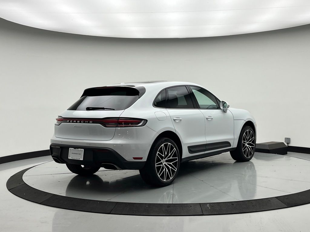 Thumbnail: 2026 Porsche Macan - 9