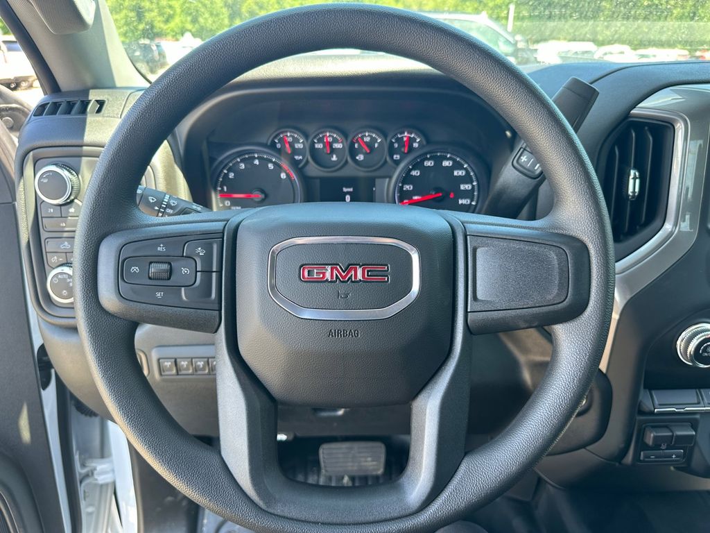 2024 GMC Sierra 2500HD Pro 18