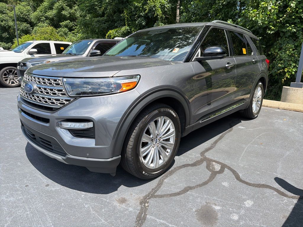 2022 Ford Explorer Limited RWD's photo