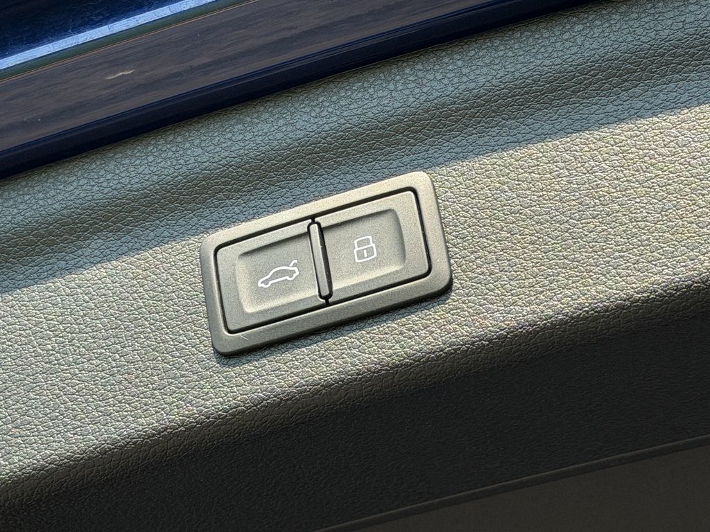Thumbnail: 2023 Audi Q3 - 13