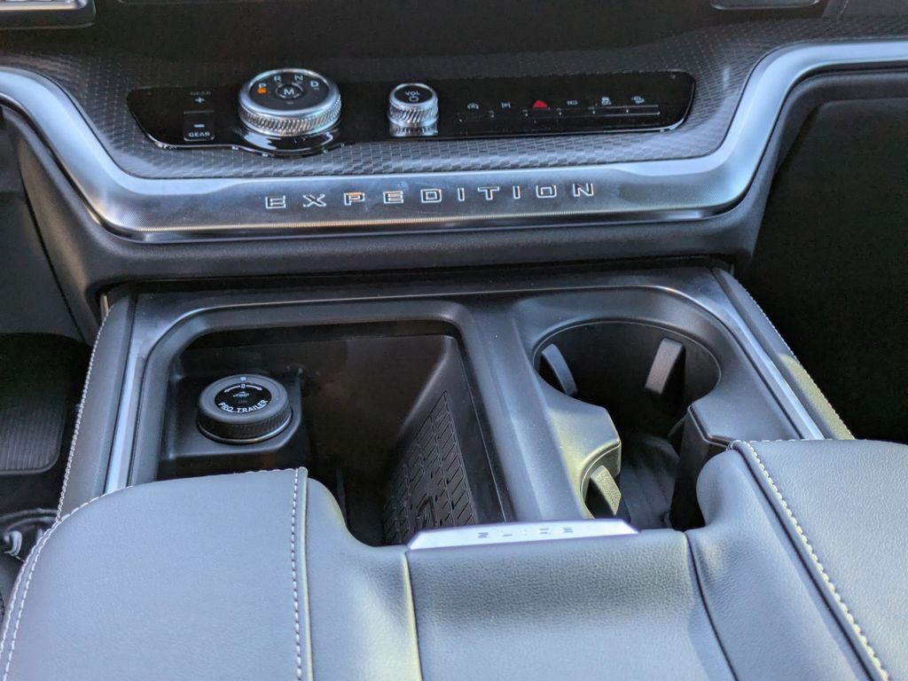 2025 Ford Expedition Platinum MAX