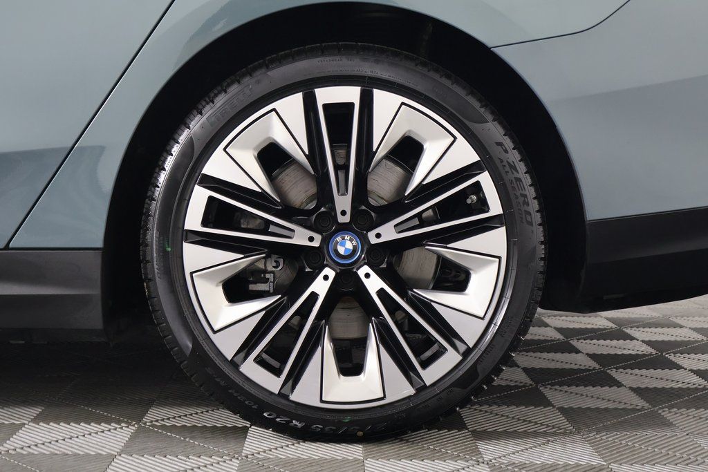 Thumbnail: 2024 BMW i5 - 16