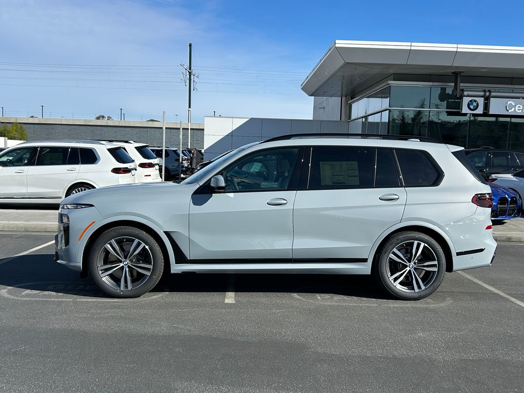 2025 BMW X7 xDrive40i 2