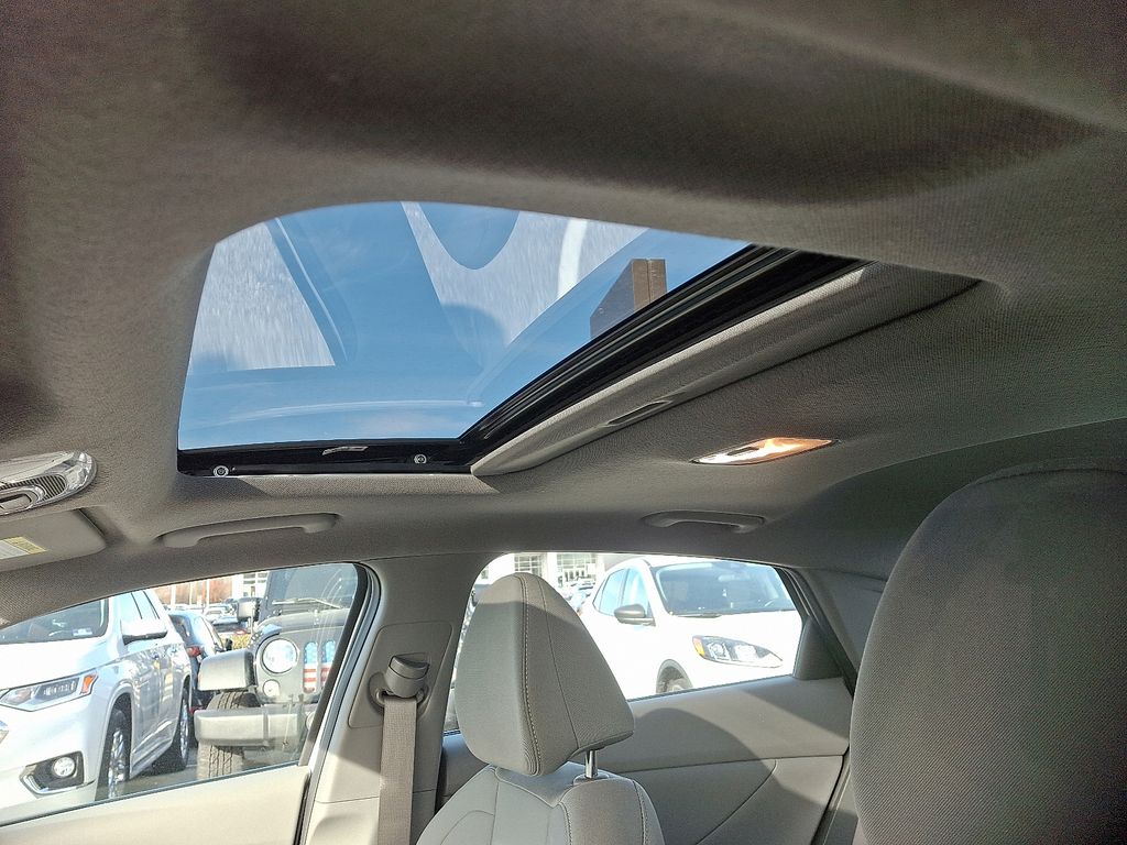 Thumbnail: 2025 Hyundai Elantra - 16