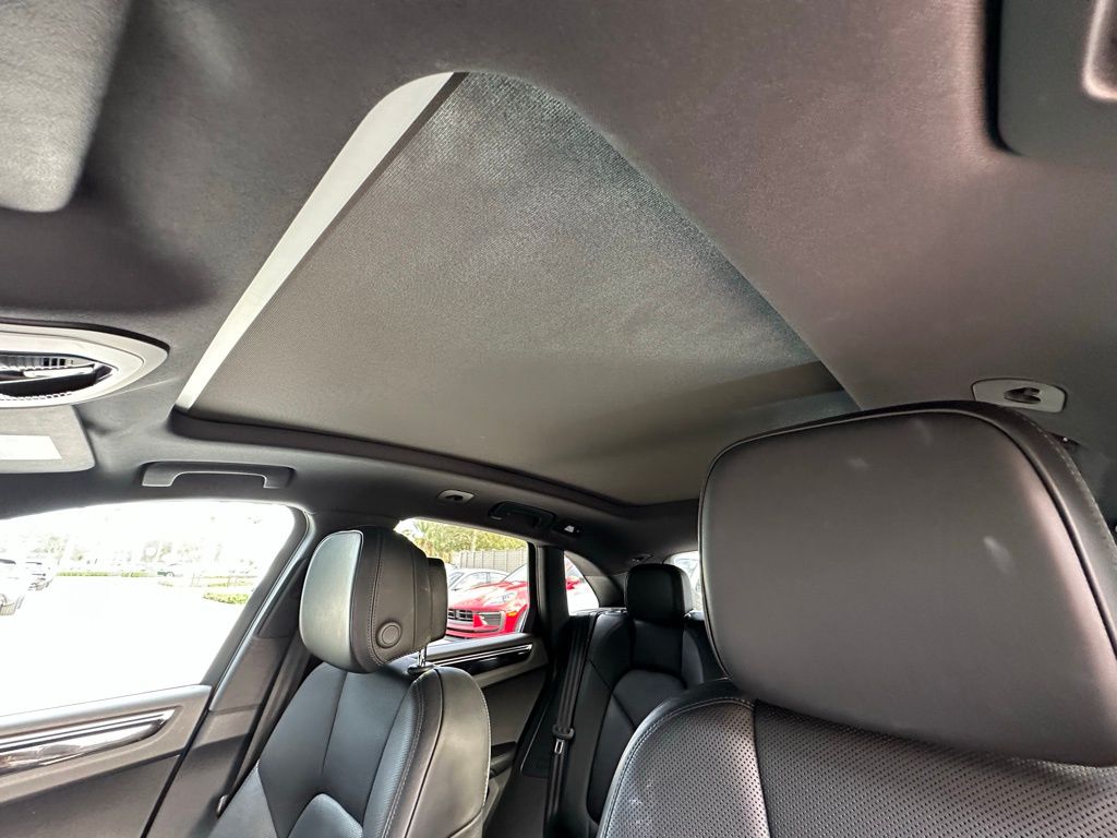 Thumbnail: 2016 Porsche Macan - 23