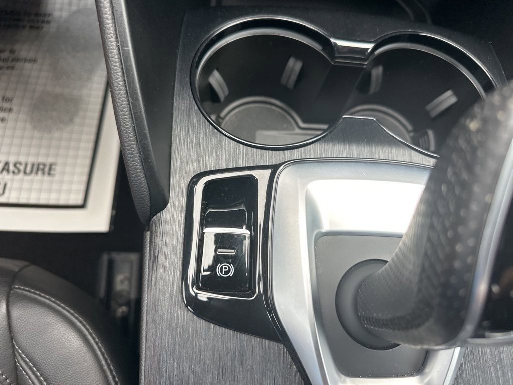 2022 Alfa White Alfa Romeo Giulia Sprint RWD Sedan
