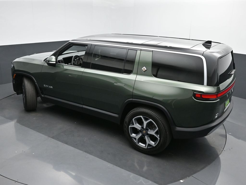 2024 Rivian R1S Adventure