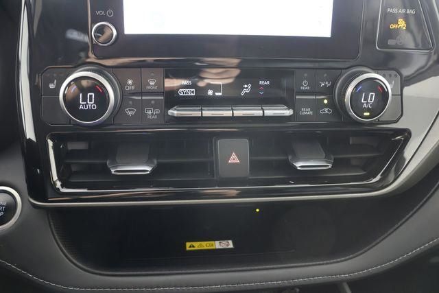 2024 Toyota Highlander XLE Midnight Black Metallic - Grieco Acura - Image 16