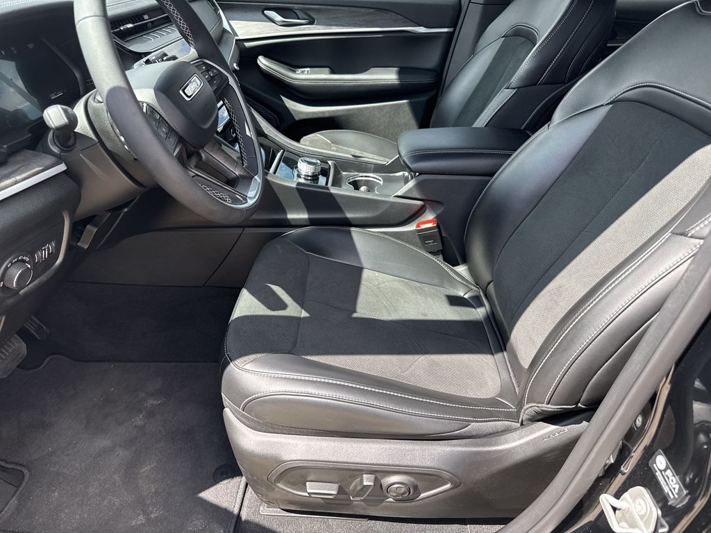 2026 Jeep Grand Cherokee Altitude Black at Victoria Chrysler Dodge Jeep Ram