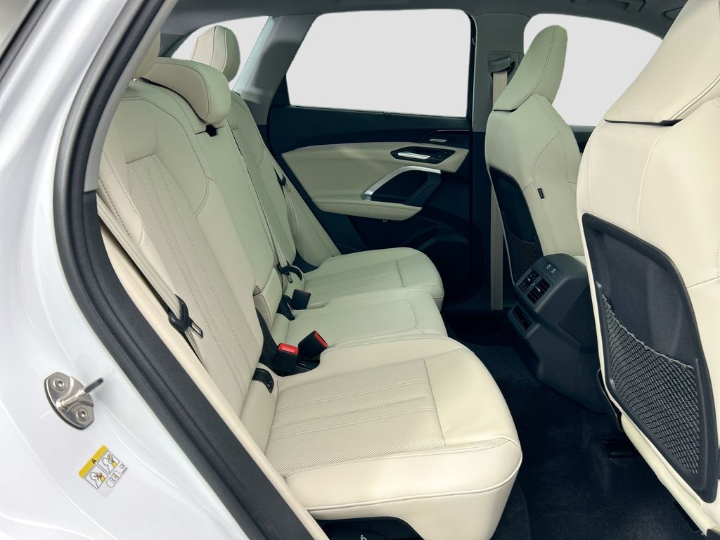 Thumbnail: 2025 Audi Q5 - 22