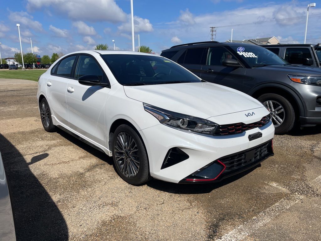 Snow White Pearl 2024 Kia Forte GT-Line FWD Sedan Front-Wheel Drive Continuously Variable Transmission