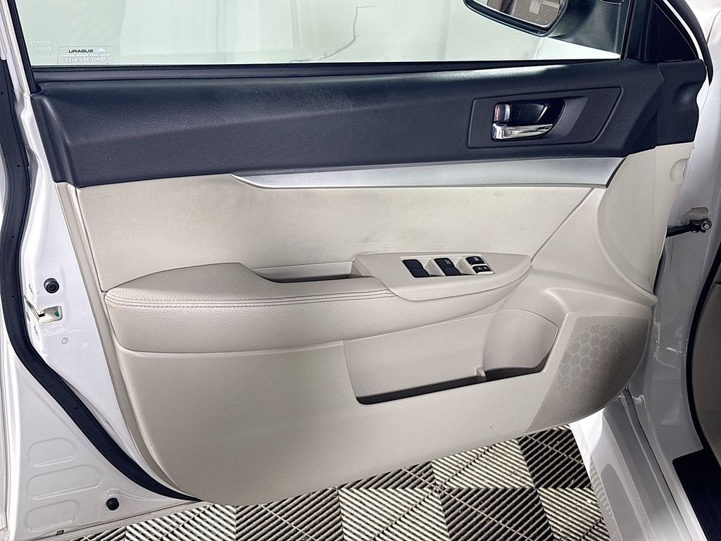 2010 Subaru Legacy 2.5i