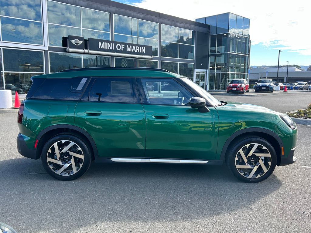 2025 MINI Cooper Countryman Iconic 6