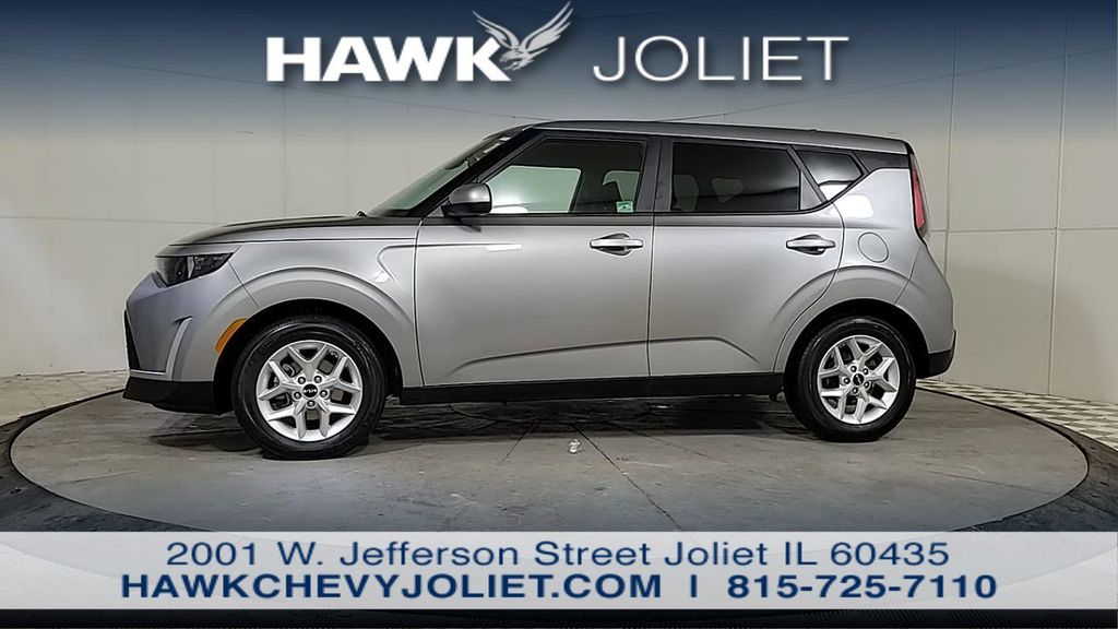 View vehicle photo 5