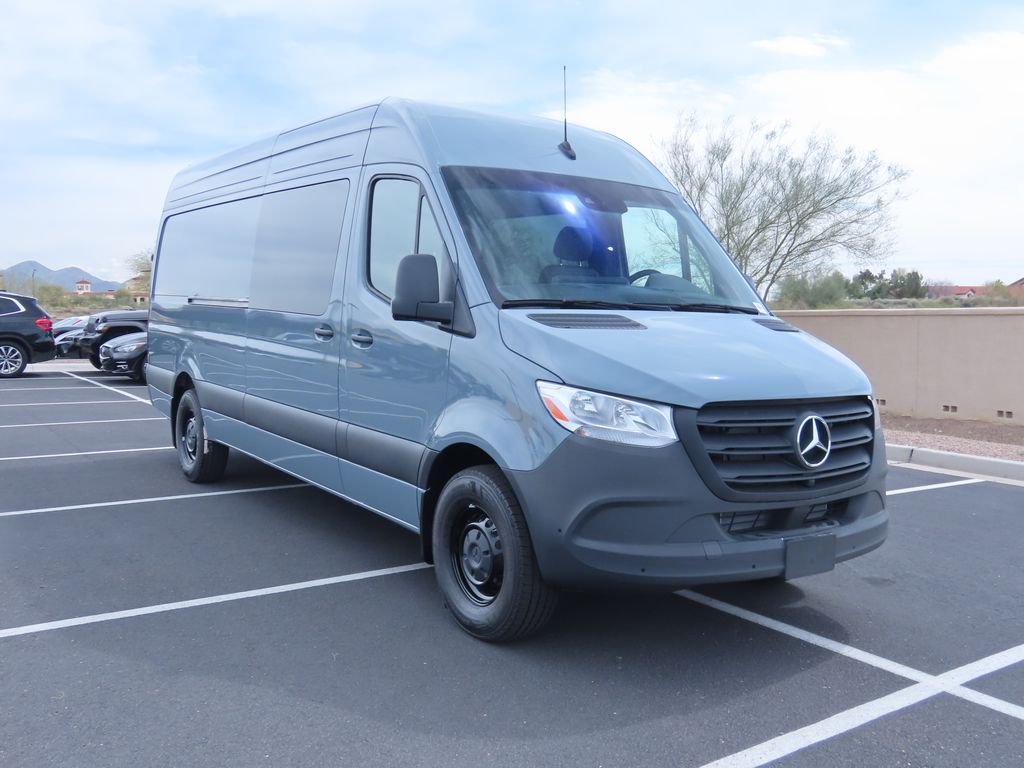 Thumbnail: 2024 Mercedes-Benz Sprinter - 3