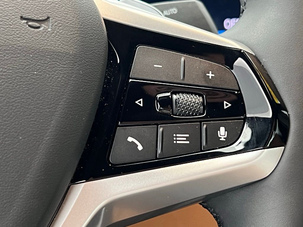 Thumbnail: 2025 BMW 3 Series - 18