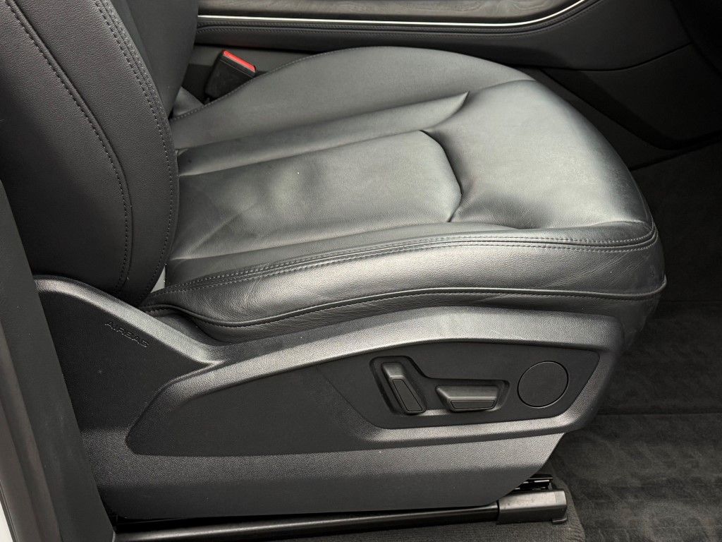 Thumbnail: 2023 Audi Q7 - 18