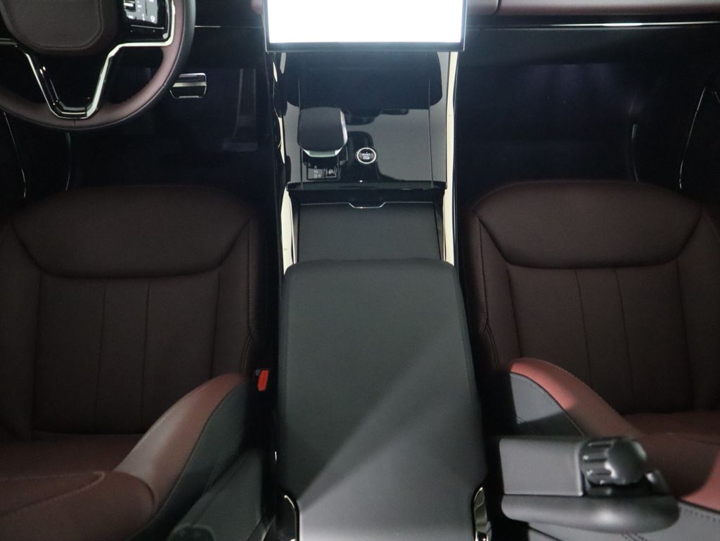 Thumbnail: 2025 Land Rover Range Rover Sport - 17