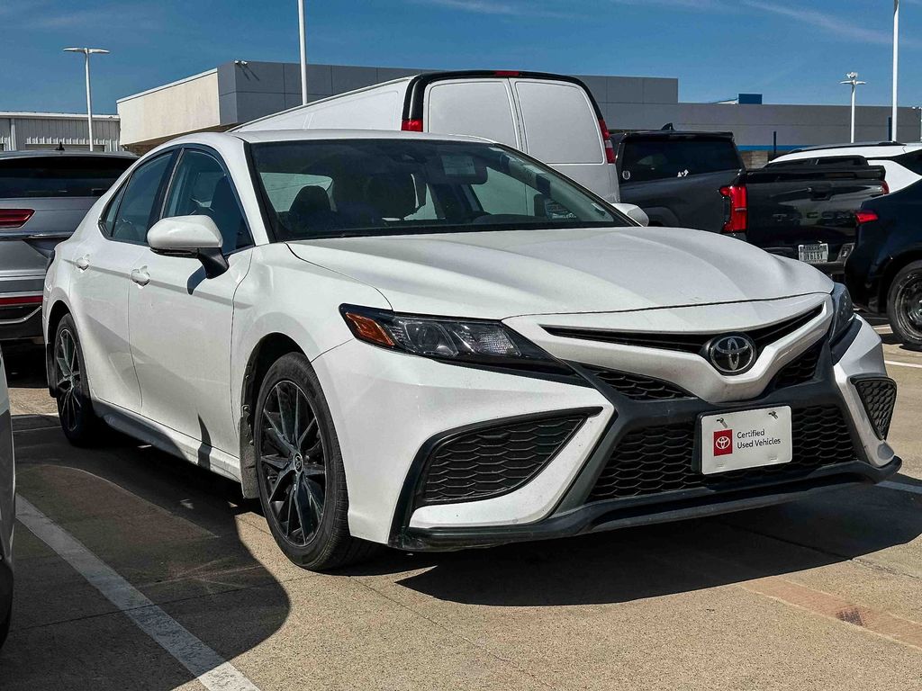 2024 Toyota Camry SE FWD