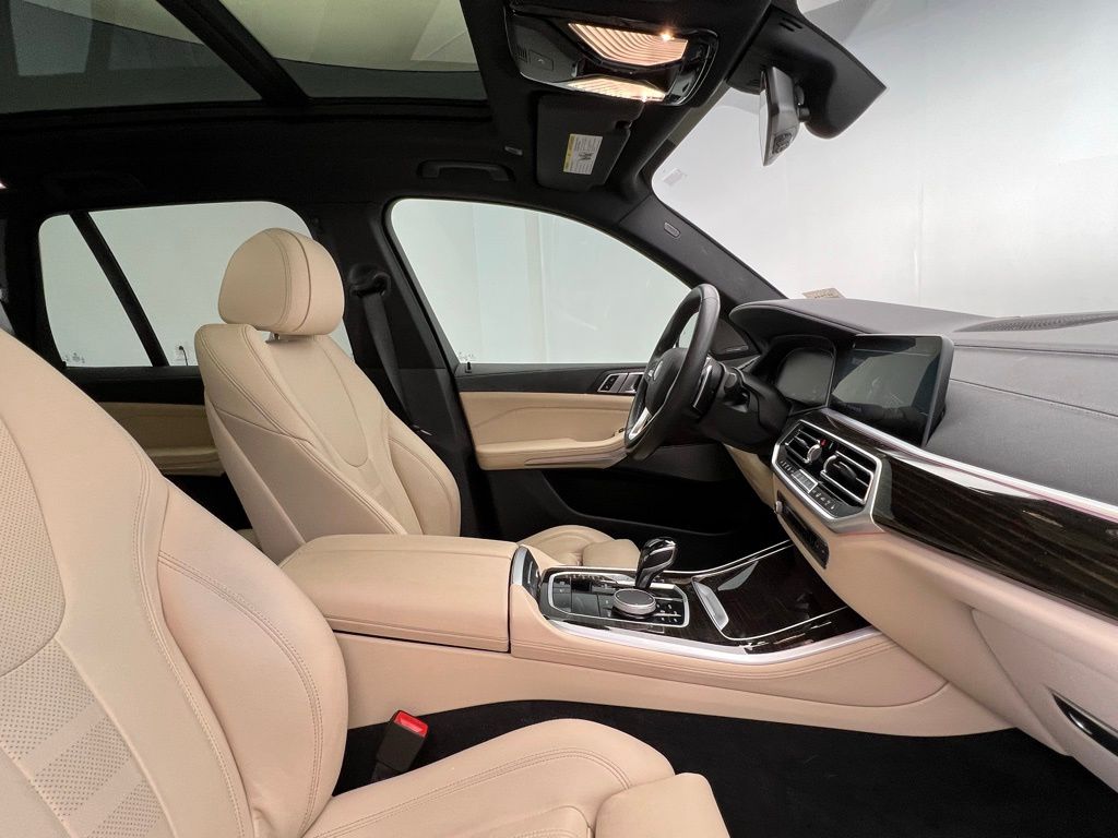 Thumbnail: 2021 BMW X5 - 6