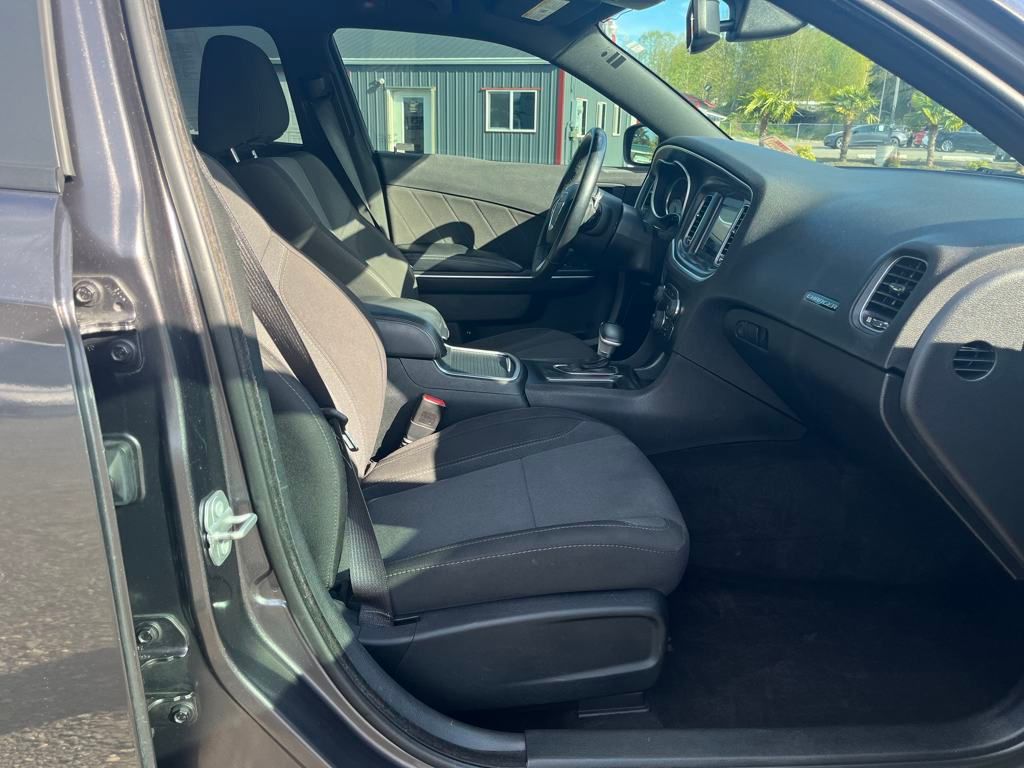 2017 Granite Crystal Metallic Clearcoat Dodge Charger R/T RWD Sedan