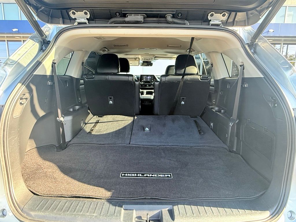 2022 Toyota Highlander Hybrid XLE