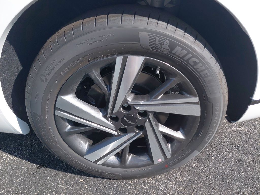 Thumbnail: 2026 Genesis GV70 - 15