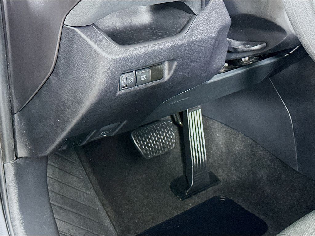 Thumbnail: 2024 Toyota RAV4 - 10