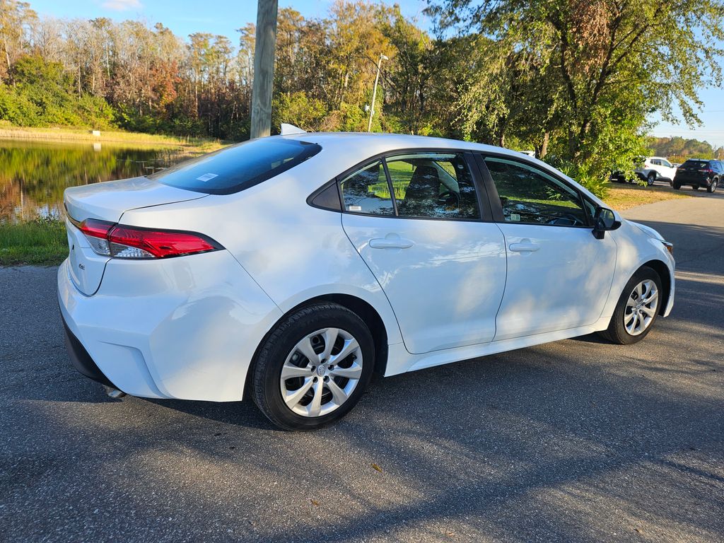 2023 Toyota Corolla LE 5