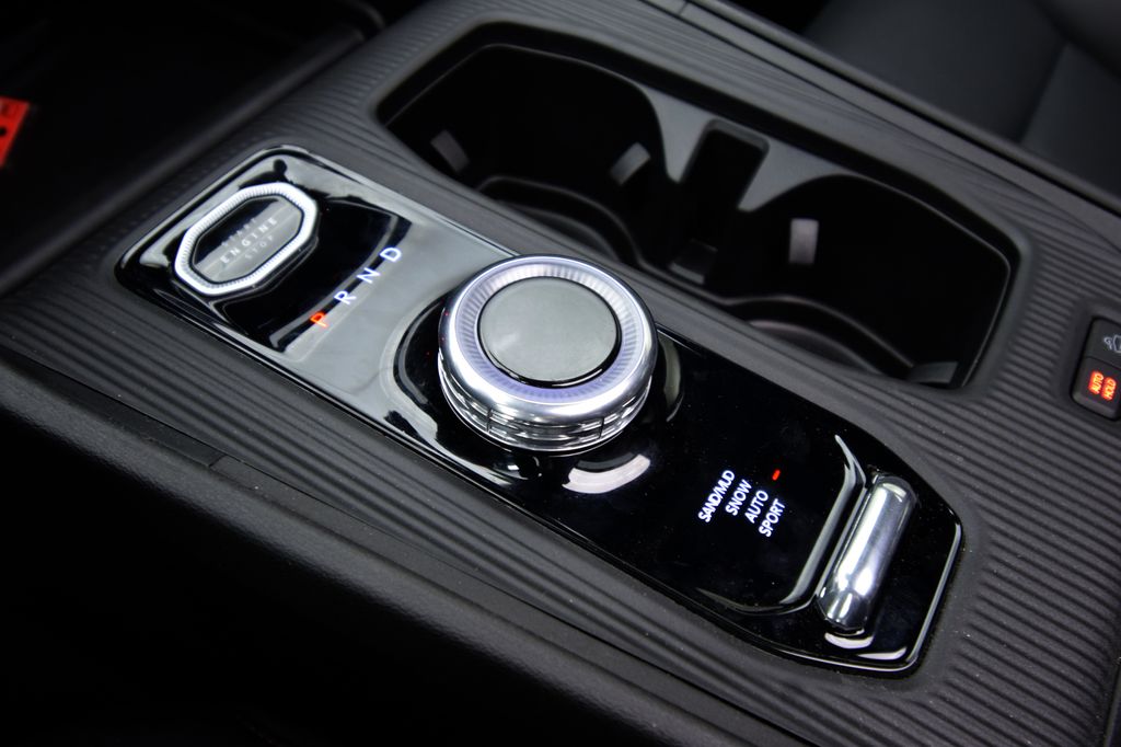 new 2026 Jeep Cherokee car, priced at $37,724