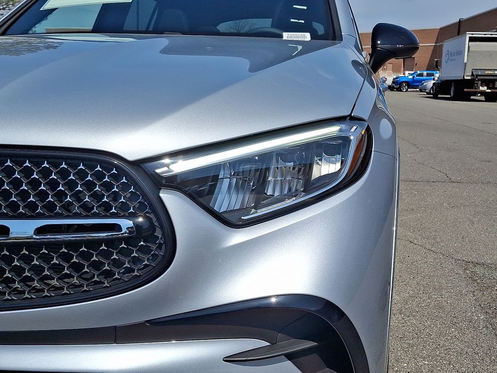 Thumbnail: 2026 Mercedes-Benz GLC - 6