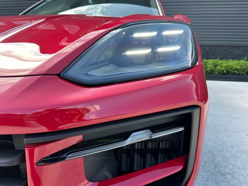 Thumbnail: 2026 Porsche Cayenne - 9