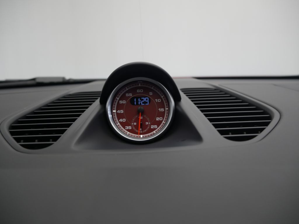 Thumbnail: 2019 Porsche 911 - 28