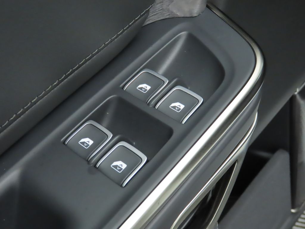 Thumbnail: 2022 Rivian R1T - 24