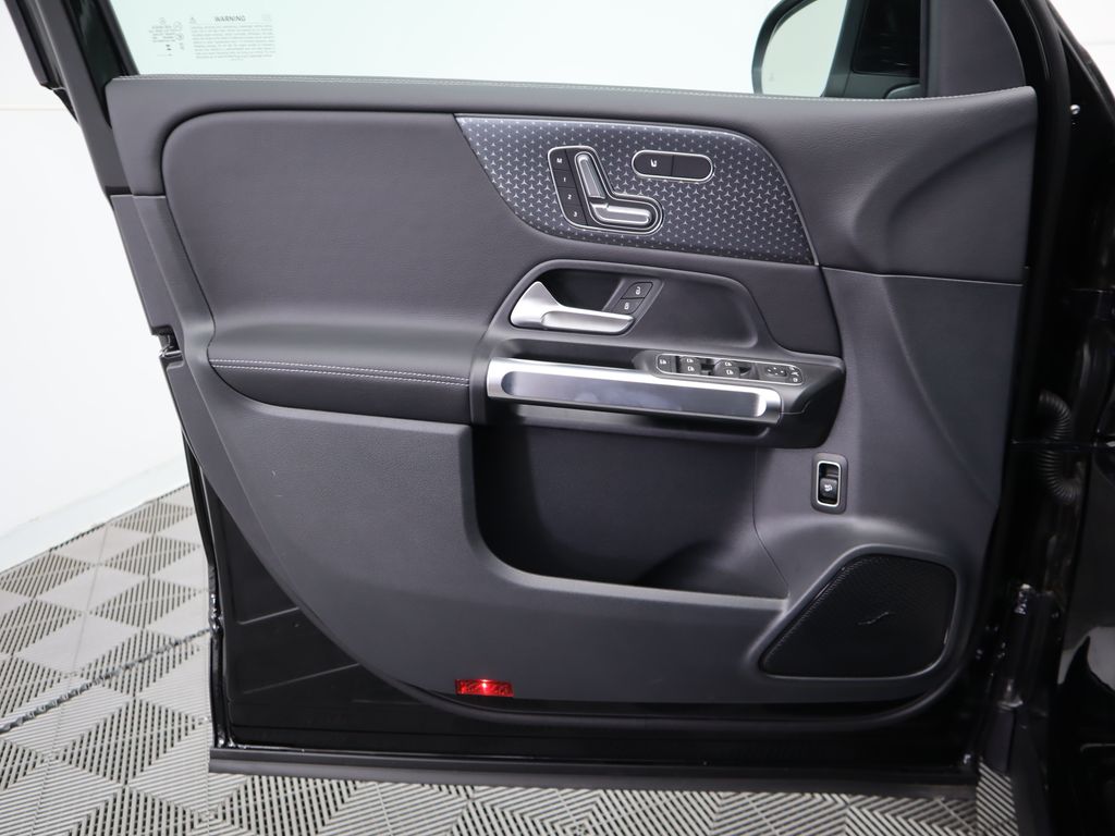 Thumbnail: 2025 Mercedes-Benz GLB - 25