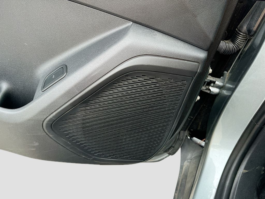 Used 2025 Gray Chevrolet Z71 image 19