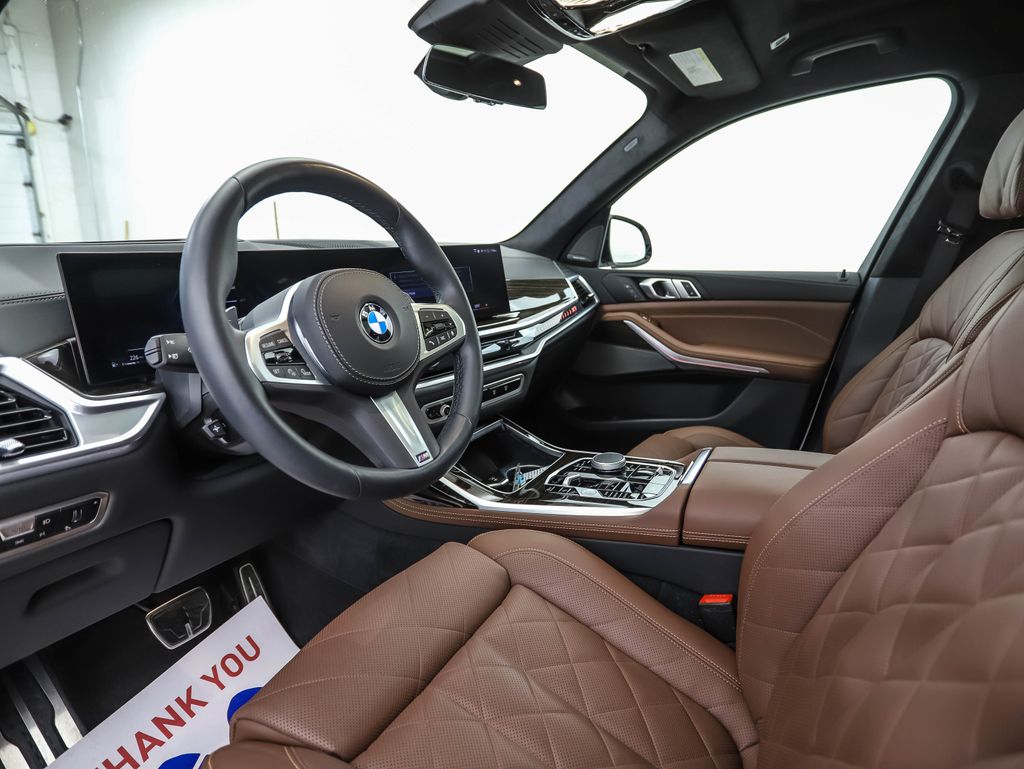 Thumbnail: 2023 BMW X7 - 10